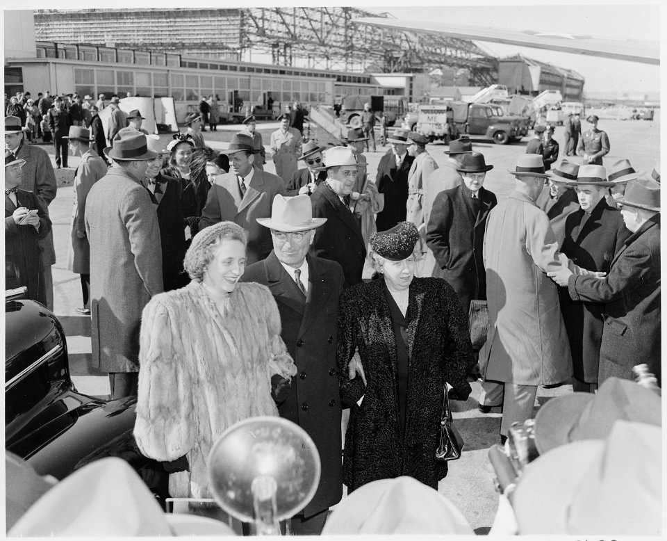 President Truman poses with his wife and daughter, Bess and Margaret Truman, at the airport in Washington, D. C.... - NARA - 199780