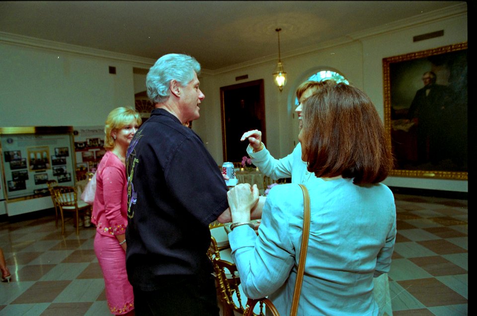 President William Jefferson Clinton at a movie screening outside the Family Theatre of the White House (11)