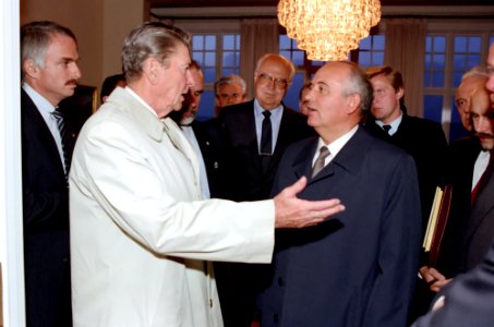 President Ronald Reagan says goodbye to Soviet General Secretary Mikhail Gorbachev