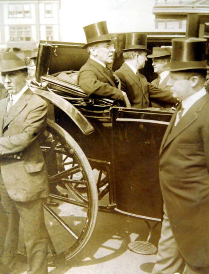 President Wilson at the Brooklyn Navy Yard, New York, May 11, 1914 (25045957168)