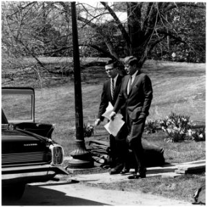 President with Theodore Sorensen. Theodore Sorensen, President Kennedy. White House, South Lawn. - NARA - 194193 photo
