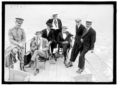 PRESS CORRESPONDENTS. GROUP ON BOAT LCCN2016870396
