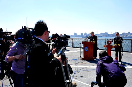 Press conference-media tour aboard USS Blue Ridge 150331-N-NT747-033