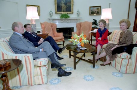 President Ronald Reagan, Nancy Reagan, President Gerald Ford, and Betty Ford photo