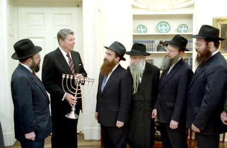 President Ronald Reagan meeting with the Friends of Lubavitch photo