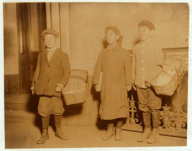 Pretzel and gum vendors - Newsies are good customers. A boy sells a basketful of pretzels every afternoon at the 'news' office, to the boys getting their afternoon papers. Henry Schertzer, LOC nclc.03838