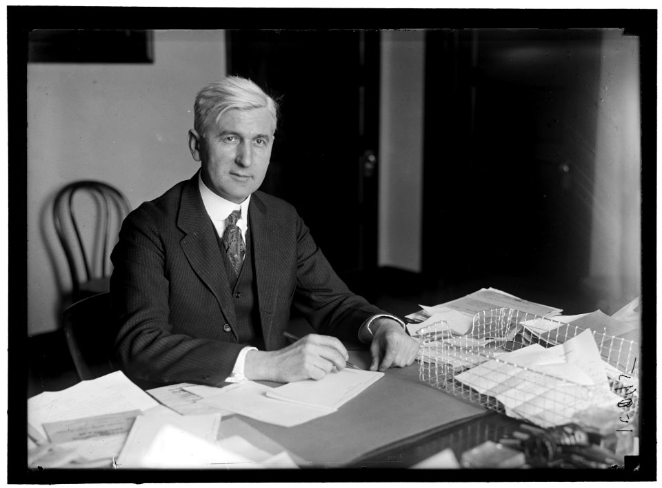 PRICE, OSCAR E. DIRECTOR PUBLICITY, 2ND LIBERTY LOAN. AT DESK LCCN2016868816