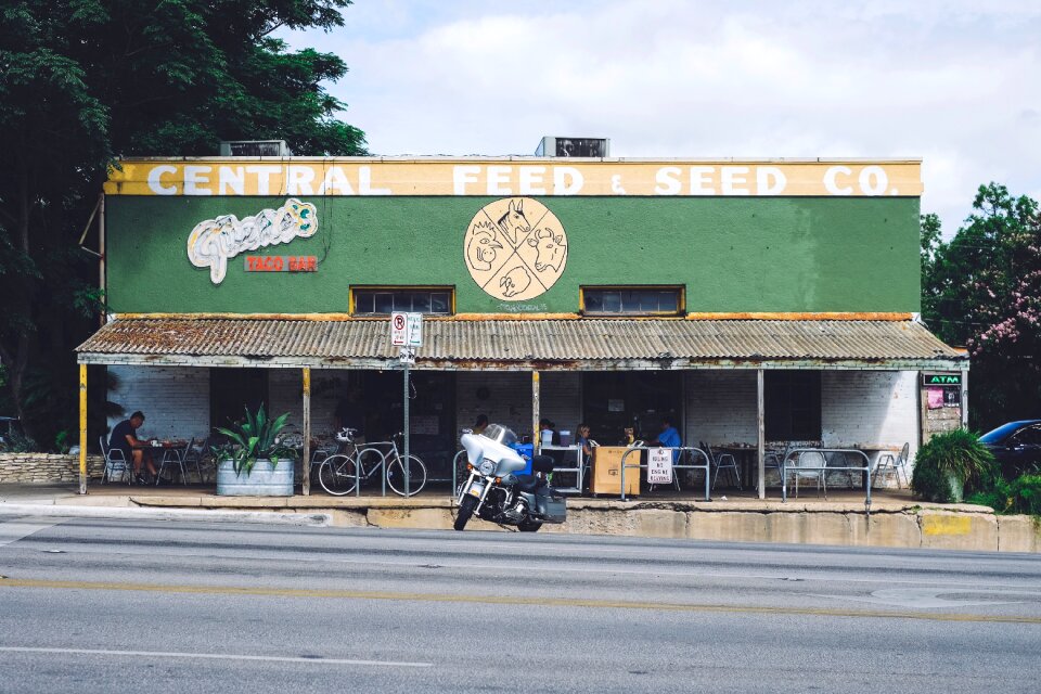 Eatery people eating