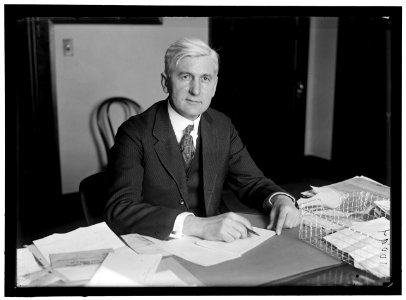PRICE, OSCAR E. DIRECTOR PUBLICITY, 2ND LIBERTY LOAN. AT DESK LCCN2016868815