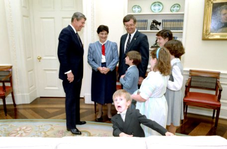 President Ronald Reagan with Congressman Curt Weldon and family in the Oval Office photo