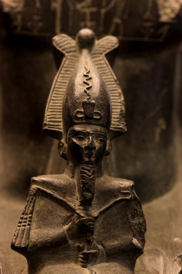 Priest Hor Neferibremen carrying Osiris-Eg 9-IMG 1071