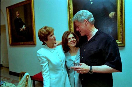 President William Jefferson Clinton at a movie screening outside the Family Theatre of the White House (14)