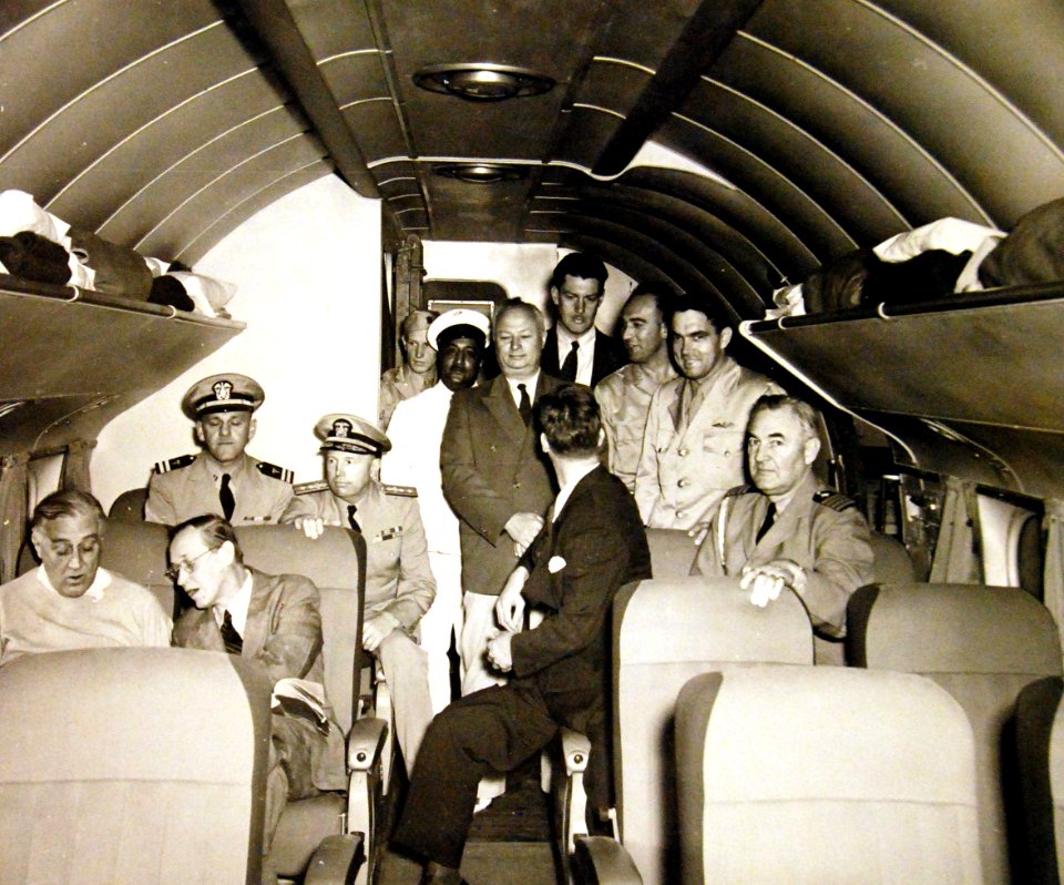 President Roosevelt returning in a plane from Casablanca surrender conferences, 1943 (25038801511)