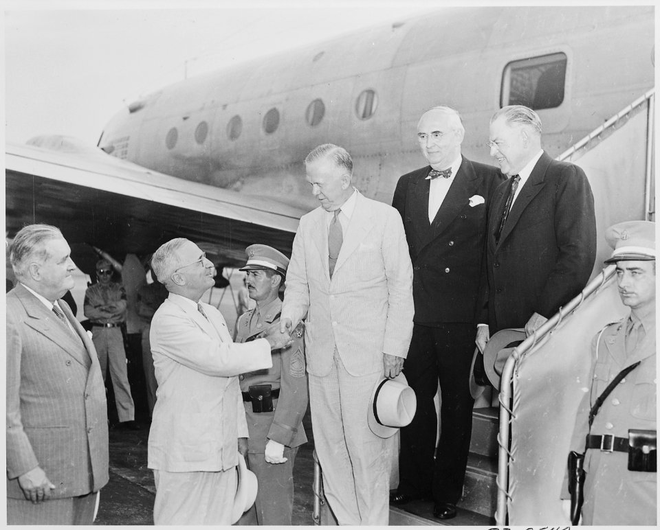 President Truman at National Airport in Washington, D. C. seeing off Secretary of State George Marshall and two... - NARA - 199696