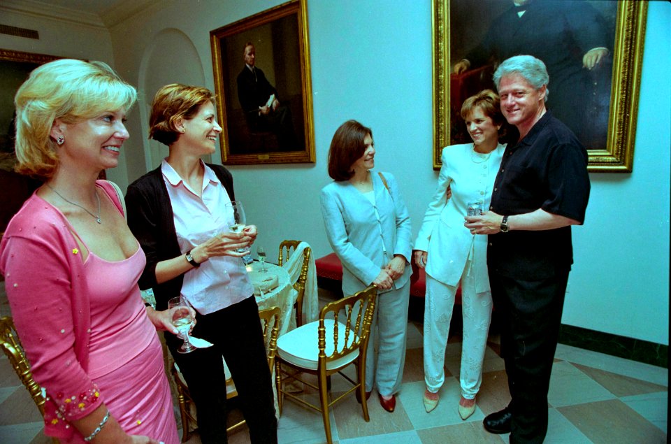 President William Jefferson Clinton at a movie screening outside the Family Theatre of the White House (16)