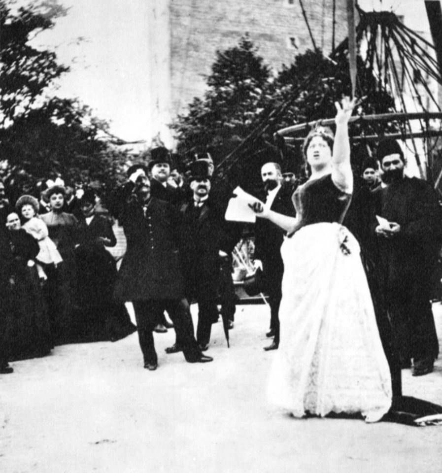 Primoli, Giuseppe - Wenige Minuten vor der Besteigung eines Fesselballons (Zeno Fotografie)