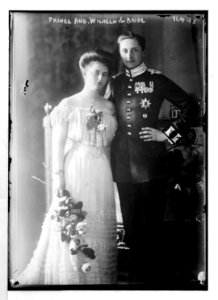 Prince Aug. Wilhelm & bride, Photo- T.H. Voigt, Frankfurt - T.H. Voigt LCCN2014680929