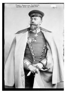 Prince Hohenlohe Oehringen, Freiherr Alex. Von Gabelstein, standing, in uniform, Gestulich geschurt. - Gesetulich LCCN2014680996