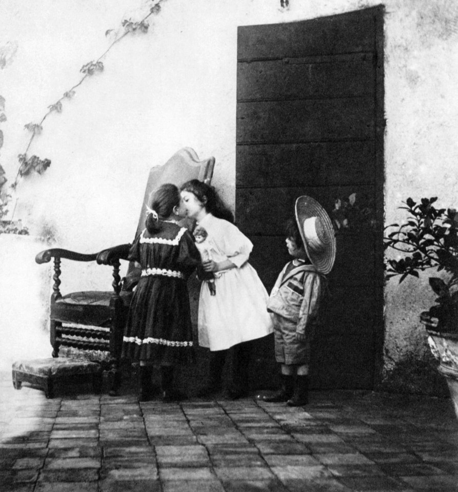 Primoli, Giuseppe - Das Küßchen (Zeno Fotografie)