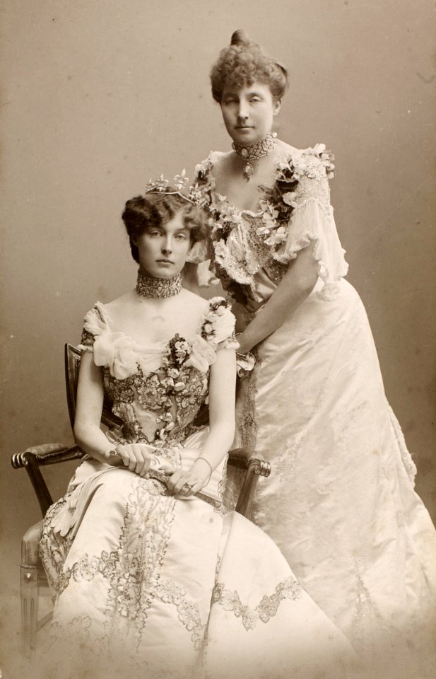 Princess Marie of Orléans with Princess Isabelle of Orléans (sitting)