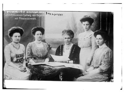 Princess of Bavaria and daughter LCCN2014687442