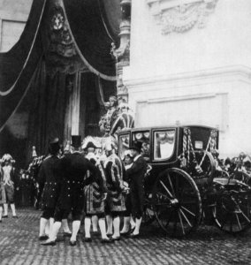 Primoli, Giuseppe - Hochzeit von Vittorio Emanuele, Prinz von Neapel und Prinzessin Elena von Montenegro (1) (Zeno Fotografie) photo