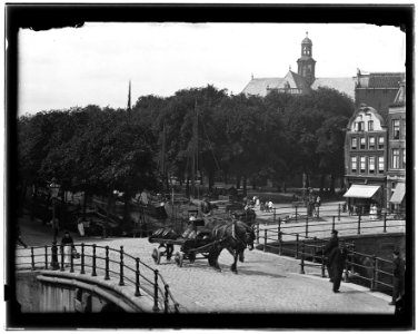 Prinsengracht 14 (rechts) Jacob Olie (max res) photo