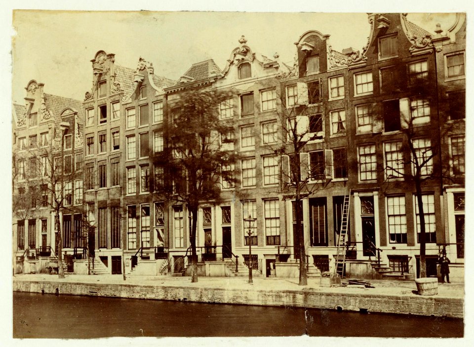 Prinsengracht 289-305 Met op nummer 299 't Casteel van Beveren, grachtenhuis met verhoogde lijstgevel in Lodewijk XIV OSIM00003004011