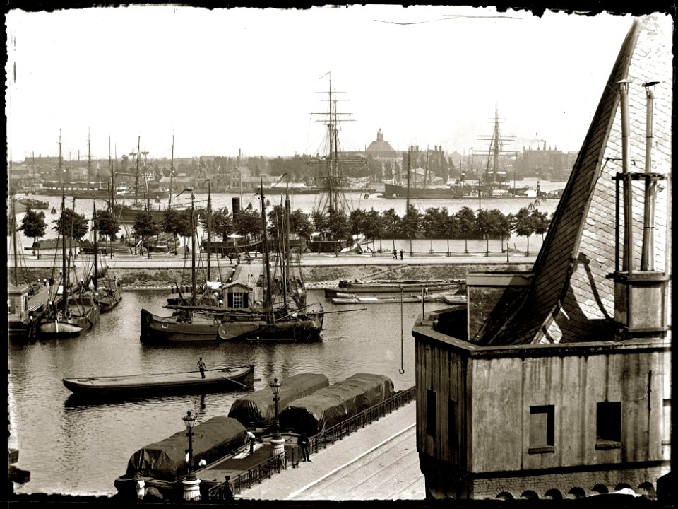 Prins Hendrikkade 94-95 (rechts, ged) Jacob Olie (max res)
