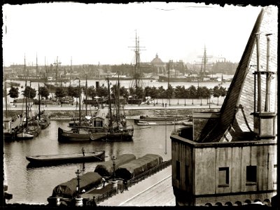 Prins Hendrikkade 94-95 (rechts, ged) Jacob Olie (max res)