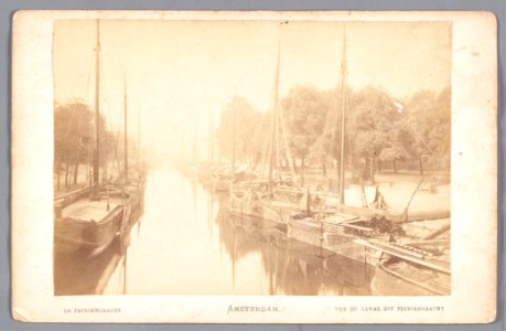Prinsengracht gezien in zuidelijke richting met rechts de Noordermarkt 010005000691