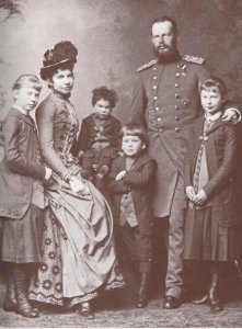 Prinz Georg mit Eltern JS