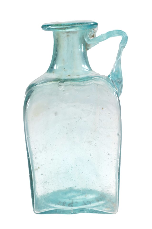 Prismafles in glas, 40 tot 200 NC, vindplaats- Gors-Opleeuw, Opleeuw, Boschveld, Mellenstraat, 1968, tumulusgraf 10, collectie Gallo-Romeins Museum Tongeren, 68G.10 - nr. 31