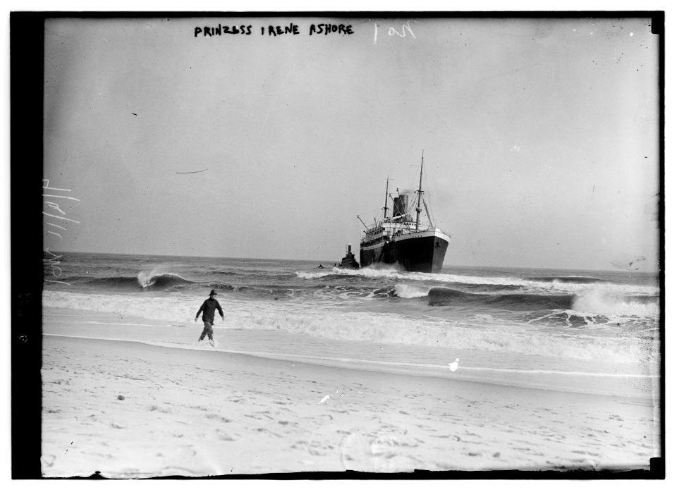 Prinzess Irene ashore LCCN2014689011