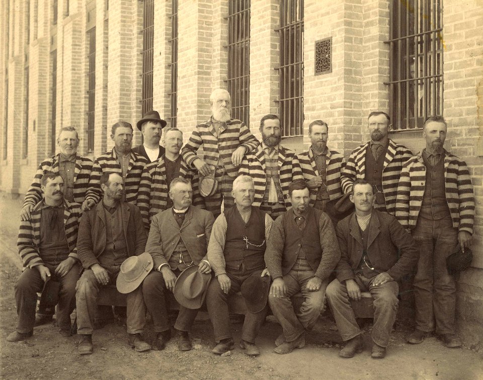 Prisoners in front of Utah State Prison (cropped)