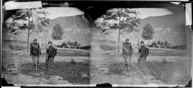 Private D.M. Tier, and other soldier - NARA - 529636