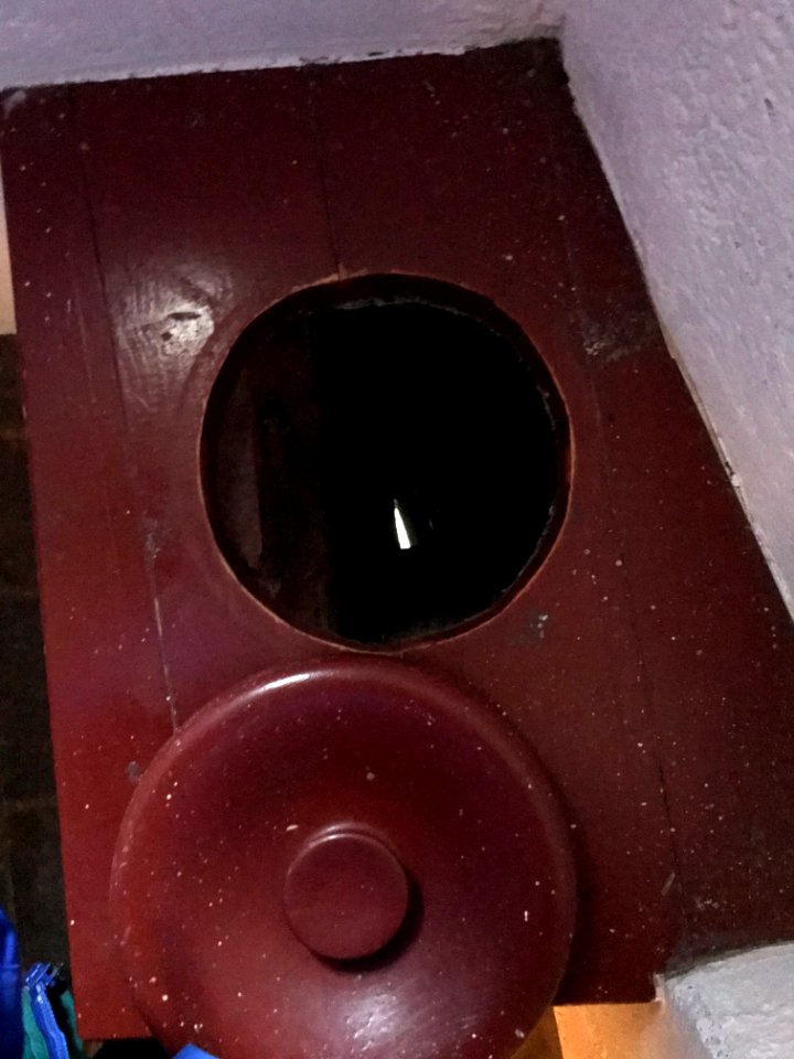 Privy near lavabo, Doorwerth