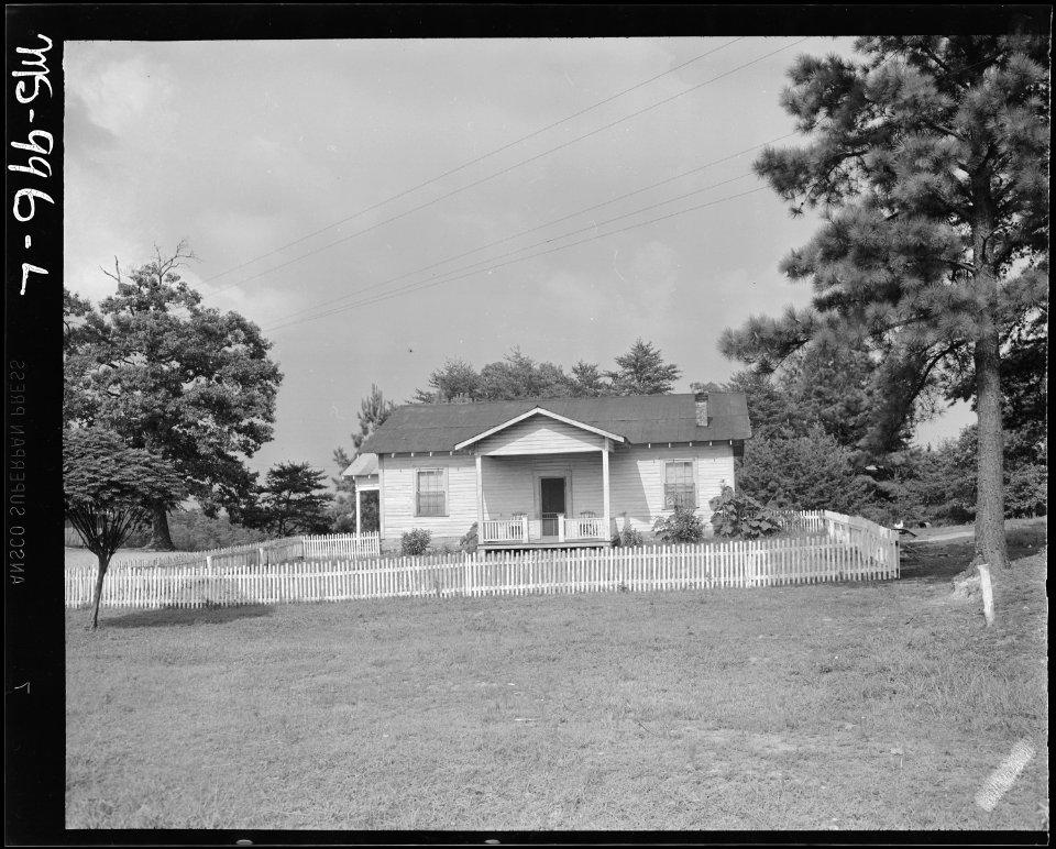 Privately owned house of miner living near this mine. Alabama Power Company, Gorgas Mine, Gorgas, Walker County... - NARA - 540644