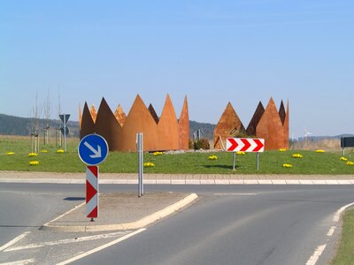 Travel roundabout traffic