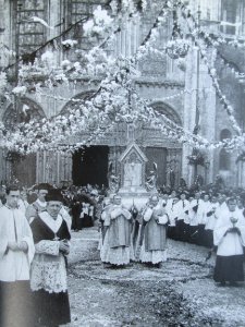 Procession du Voile de la Vierge à Chartres