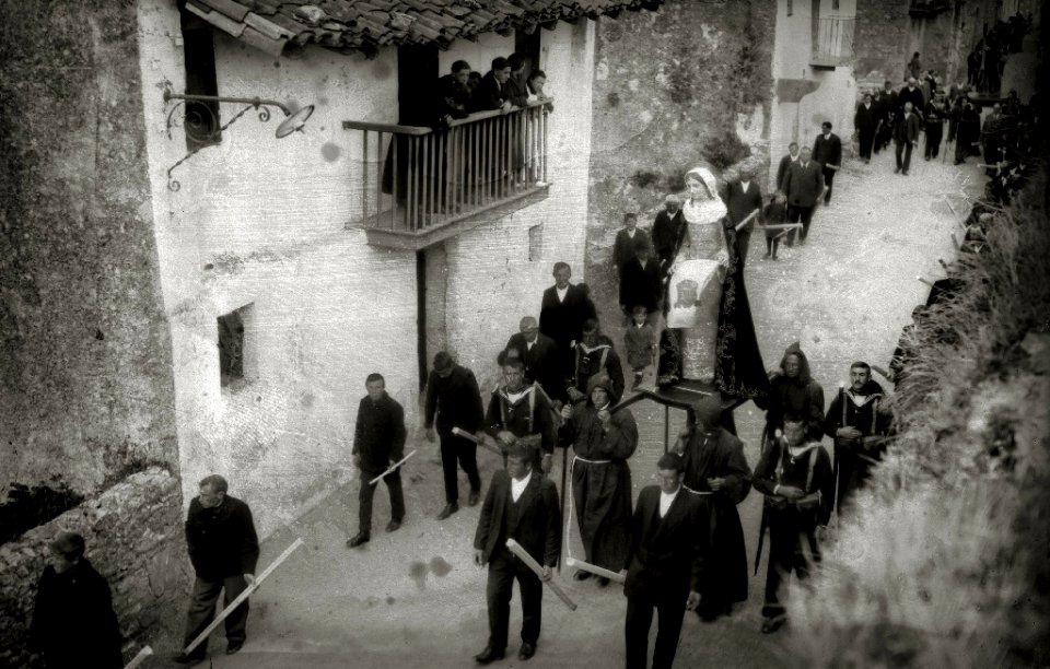 Procesión de Semana Santa en Hondarribia (2 de 3) - Fondo Car-Kutxa Fototeka