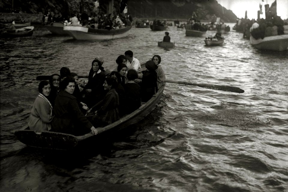 Procesión marinera en la localidad de Pasaia (2 de 3) - Fondo Car-Kutxa Fototeka