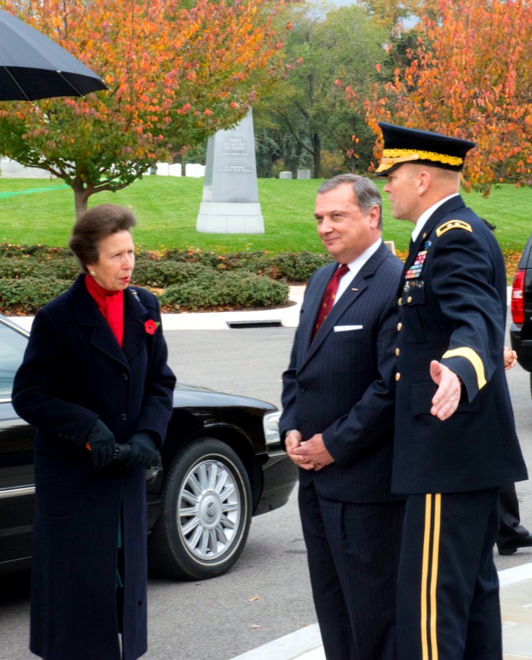 Princess Anne Arrival with MDW Commander MG Jeffrey Buchanan & ANC Superintendent Jack Lechner (15727354595)