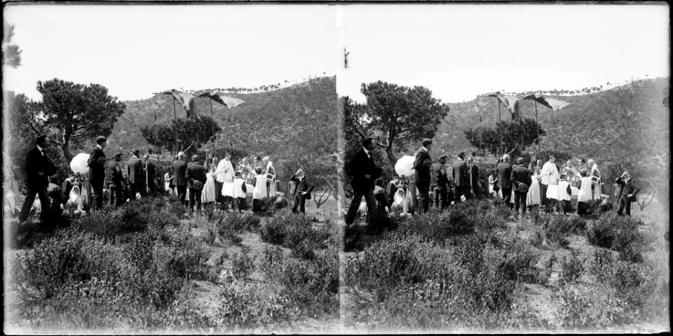 Processó en la benedicció del terme prop del l'església parroquial de la Santa Creu