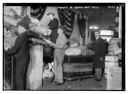 Product of Bundle Day, 1-4-1915 LCCN2014698367