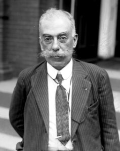 Prof. A.L. Herrera, 8-16-22 LCCN2016846626 (cropped)