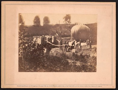 Professor Lowe inflating Balloon Intrepid to reconnoiter Battle of Fair Oaks LCCN2015649857