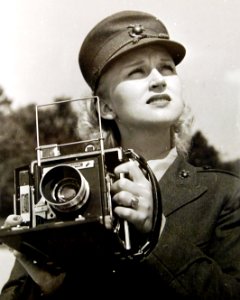 Private Eleanor R. Marschke at Camp Lejeune, New River, North Carolina, with camera, 1943 (25829170743)