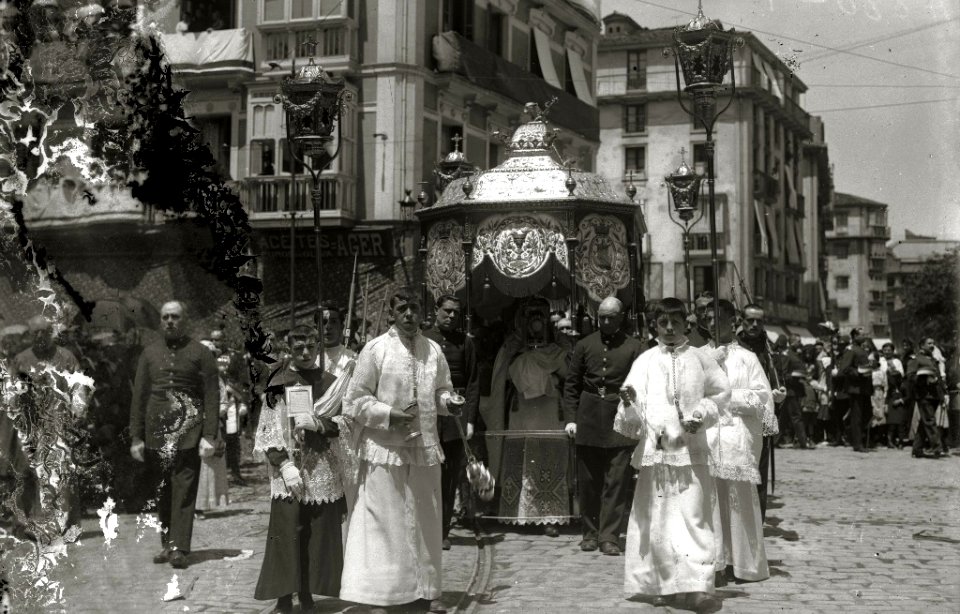 Procesión del Corpus Christi (3 de 7) - Fondo Car-Kutxa Fototeka