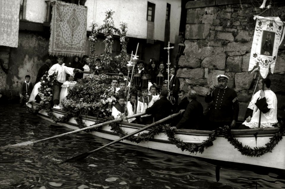 Procesión marinera en la localidad de Pasaia (3 de 3) - Fondo Car-Kutxa Fototeka